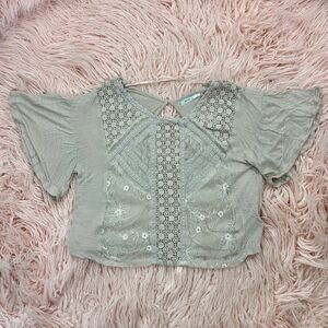 Women’s Small Flutter Sleeve Crop Top